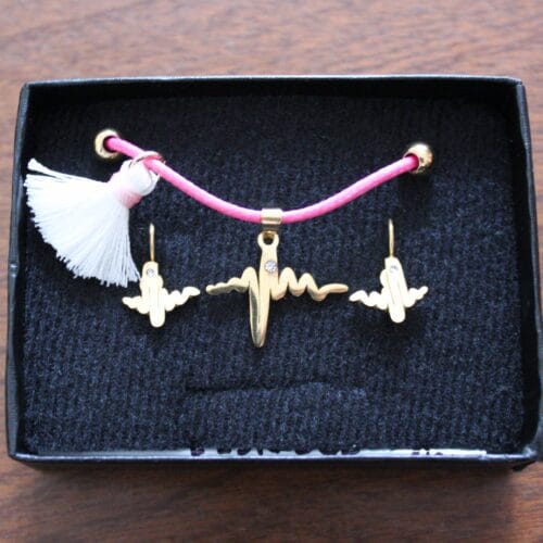 Set Electrocardiograma listón rosa-Complemento a tus flores