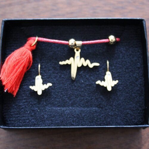 Set Electrocardiograma listón rojo-Complemento a tus flores