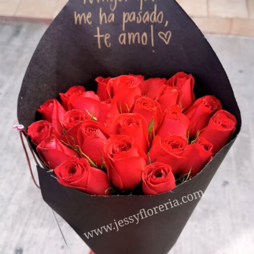 Ramo 100 rosas papel negro - Envíos GRATIS Mismo día 2 a 4 Hrs