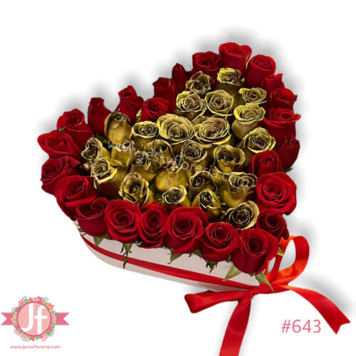 Corazon 50 rosas rojas y doradas