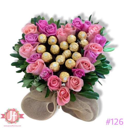 Corazón de rosas rositas y Ferreros