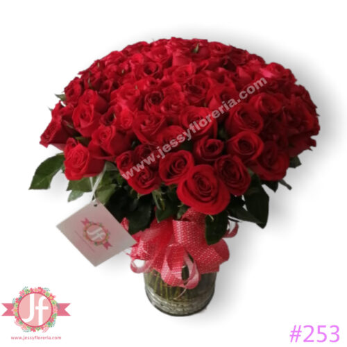 Florero de 100 rosas rojas