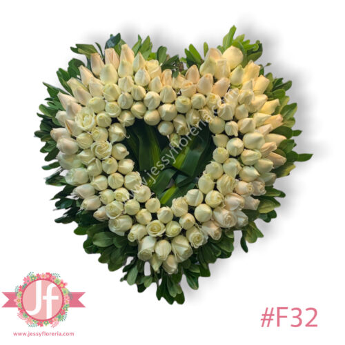 Corazón blanco tripié