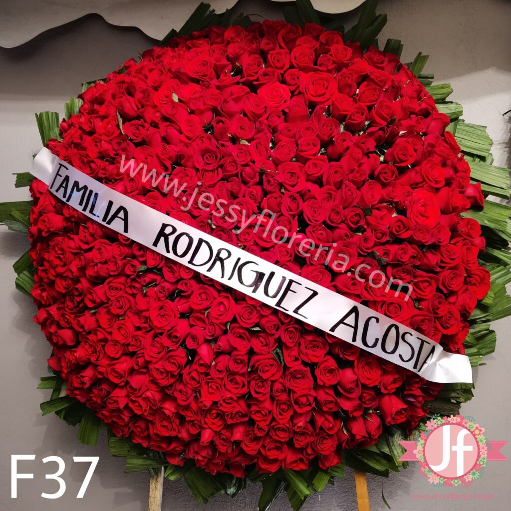 Corona de 500 rosas rojas