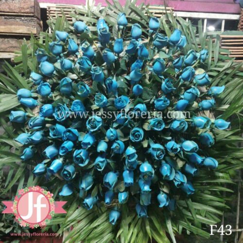 Corona 100 rosas azules