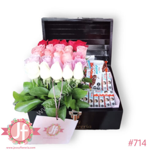 Cofre con 25 rosas y 15 chocolates kinder