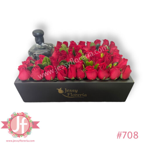 Caja con 50 rosas y Don Julio 70
