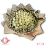 634-ramo-de-50-rosas-blancas-y-leticia