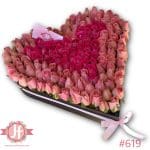 #619 Corazón con 150 rosas rositas y fiusha