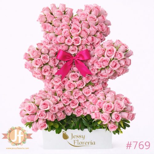 Oso de peluche cubierto con 600 rosas rositas frescas para regalo floral en aniversarios, cumpleaños y fechas románticas.