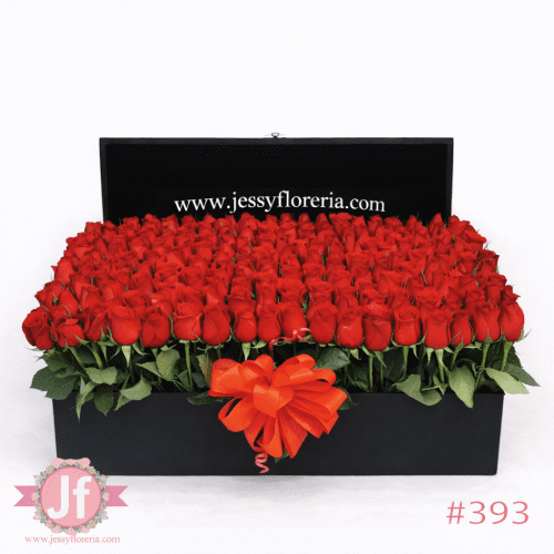 Cofre con 200 rosas rojas frescas para envío de flores a domicilio en Guadalajara, Zapopan y zona metropolitana.