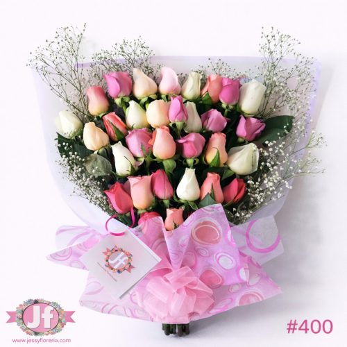 Bouquet con 33 rosas en tonos claros frescas para envío de flores a domicilio en Guadalajara, Zapopan, Tlaquepaque y Tonalá.