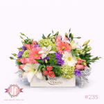 Caja vintage con orquídea natural para envío de flores y plantas a domicilio en Guadalajara, Zapopan, Tlaquepaque y Tonalá.