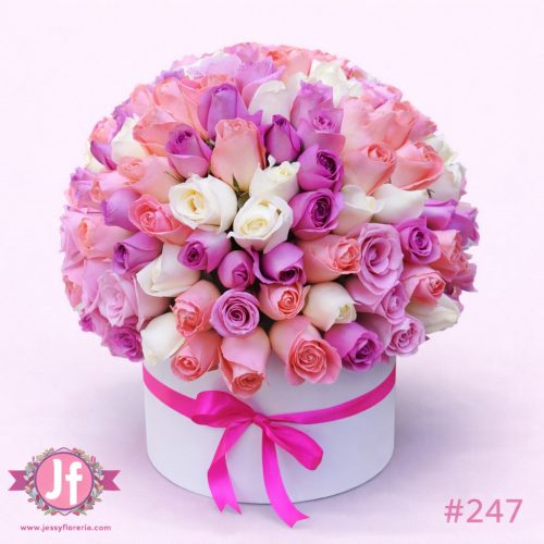 Caja circular con 100 rosas rosadas y blancas frescas para envío de flores a domicilio en Guadalajara, Zapopan, Tlaquepaque y Tonalá.