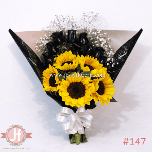 Bouquet con 5 girasoles y 10 rosas negras para envío de flores a domicilio en Guadalajara, Zapopan y zona metropolitana.