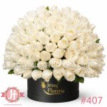 Caja circular con 100 rosas blancas frescas, un arreglo floral elegante y significativo ideal para enviar a domicilio en Guadalajara y zona metropolitana.