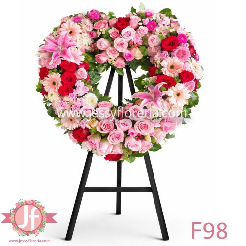 corazon rosado de flores arreglo funerario para funeral en Guadalajara