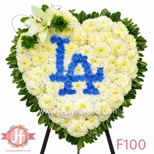 Corazón de crisantemos con logotipo