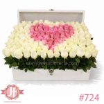 cofre con 130 rosas blancas y rositas arreglo floral elegante en Guadalajara