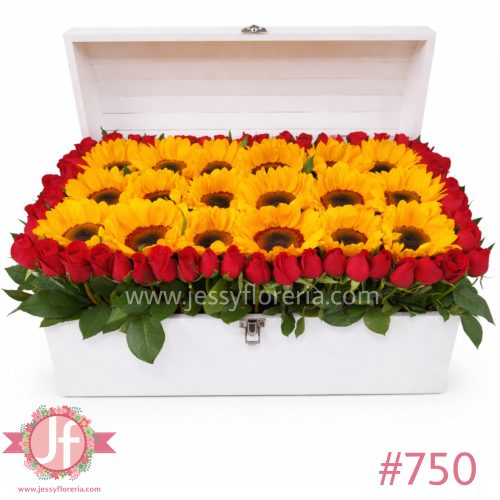 cofre con 18 girasoles y rosas rojas arreglo floral elegante en Guadalajara
