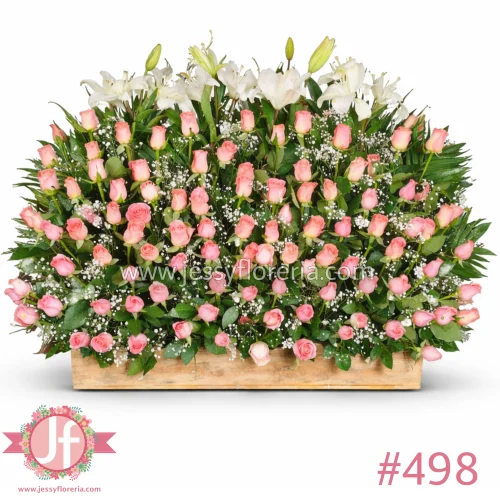 jardinera madera con 100 rosas rositas arreglo floral en Guadalajara