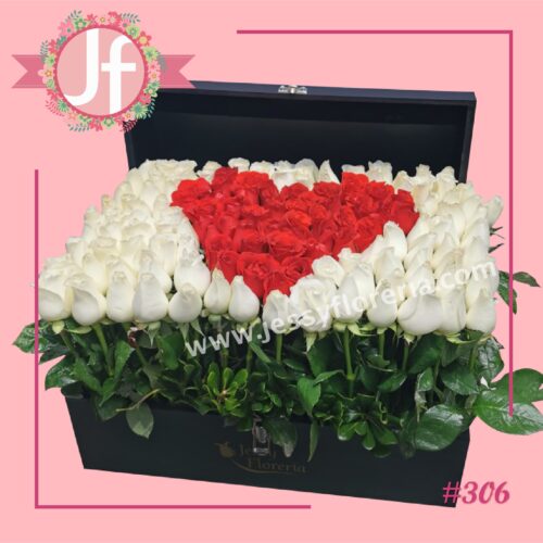 Cofre con corazón de 130 rosas