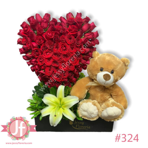 Corazón de rosas y peluche
