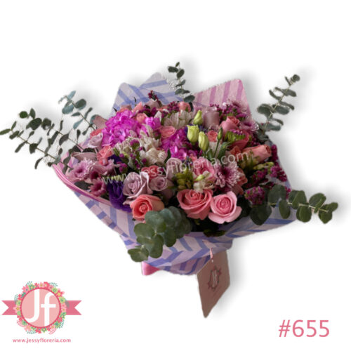 Ramo 50 rosas rositas y follajes
