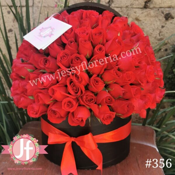 356-Caja circular 100 rosas rojas