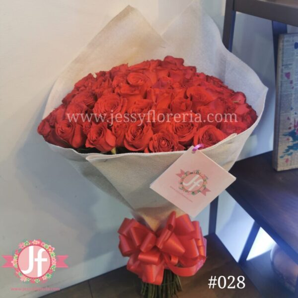 028-ramo-de-100-rosas-rojas