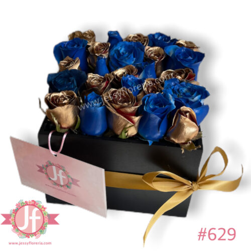 Caja cuadrada negra 25 rosas azules y doradas