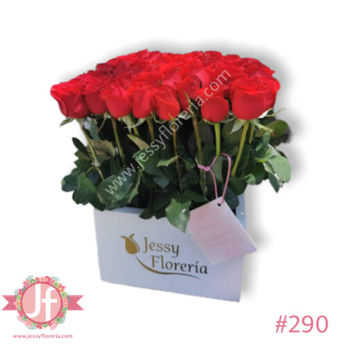 Caja con 64 rosas