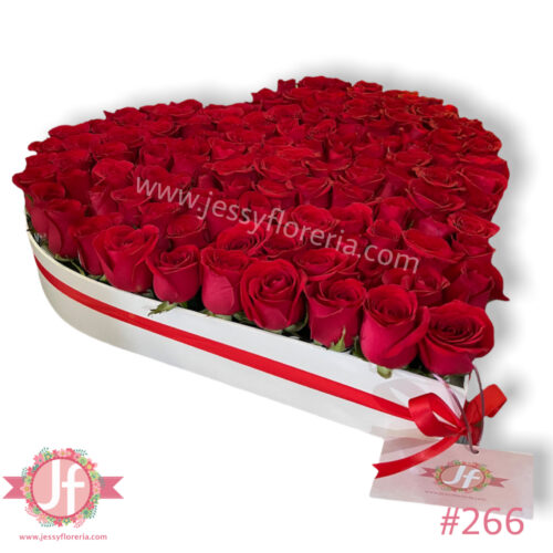 Caja corazón de 130 rosas