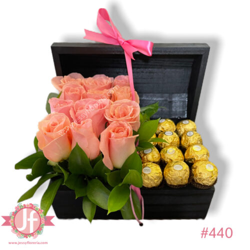 Cofre rosas rosas y Ferreros