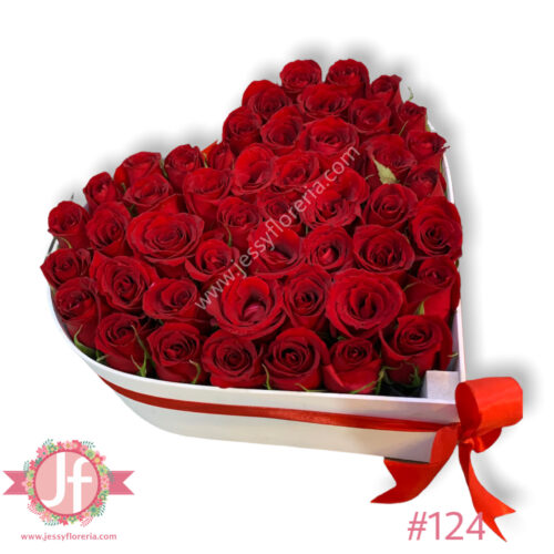 Corazón 50 rosas rojas