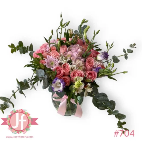 Florero con 24 rosas y follajes