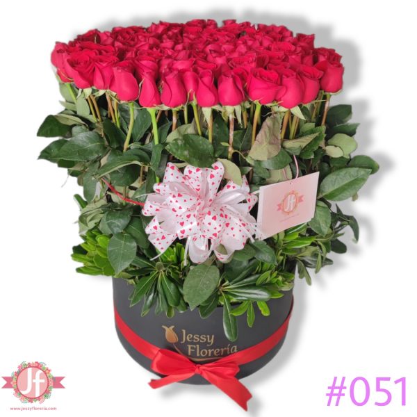 051-Caja de 150 rosas