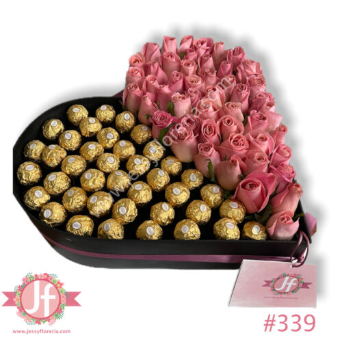 Corazón 50 rosas rositas y 45 Ferreros