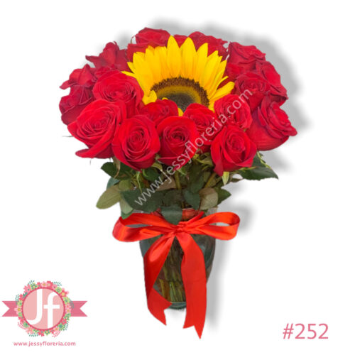 Florero 24 rosas rojas y Girasol