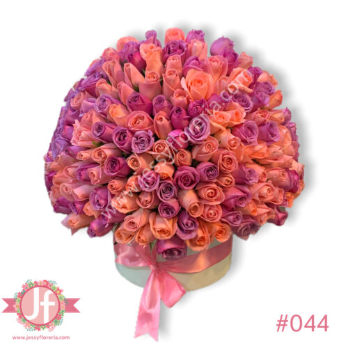 Esfera de 150 rosas rosadas