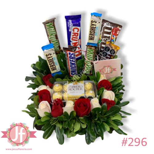 Caja con rosas y chocolates surtidos
