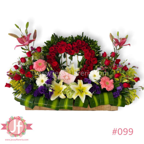 Jardín con corazón de rosas