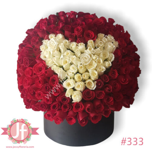Esfera de 250 rosas rojas con corazón blanco - Image 2