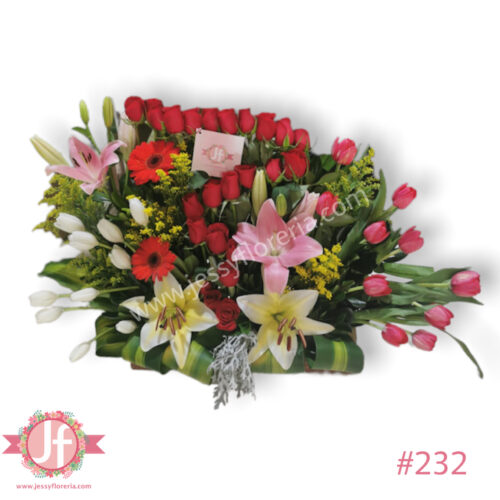 Diseño de 24 rosas y 20 tulipanes - Pedir con un día de anticipación