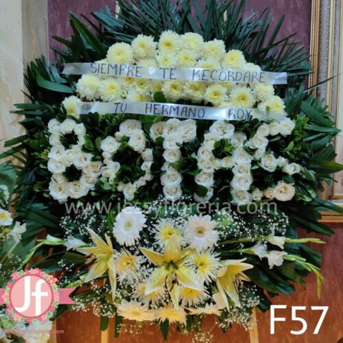 Corona con letras de rosas