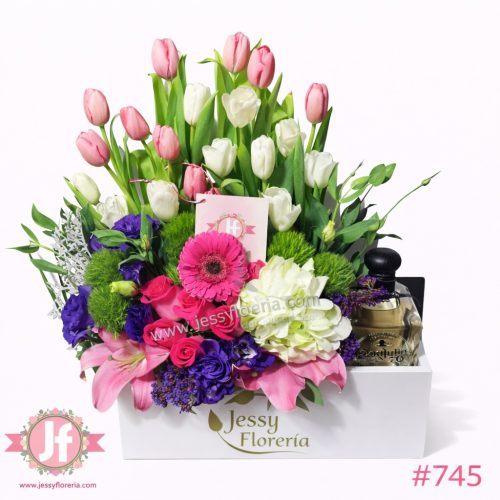 Caja con 20 tulipanes vintage y botella Don Julio 70, regalo elegante con flores frescas y tequila premium.