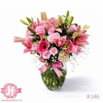 Florero con lilis rosas y gerberas frescas para envío de flores a domicilio en Guadalajara, Zapopan, Tlaquepaque y Tonalá.