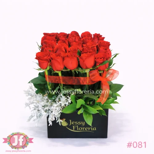 Caja cuadrada negra con 25 rosas rojas frescas para envío de flores a domicilio en Guadalajara, Zapopan, Tlaquepaque y Tonalá.