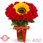 Florero con 24 rosas rojas frescas y girasol para envío de flores a domicilio en Guadalajara, Zapopan y zona metropolitana.