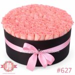 Caja negra circular con 120 rosas rositas frescas para envío de flores a domicilio en Guadalajara, Zapopan y zona metropolitana.